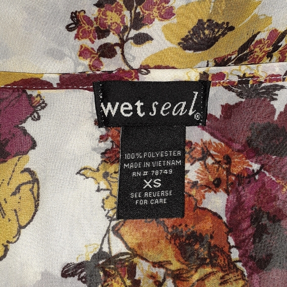 Wet Seal Floral Sheer Blouse - Picture 4 of 4